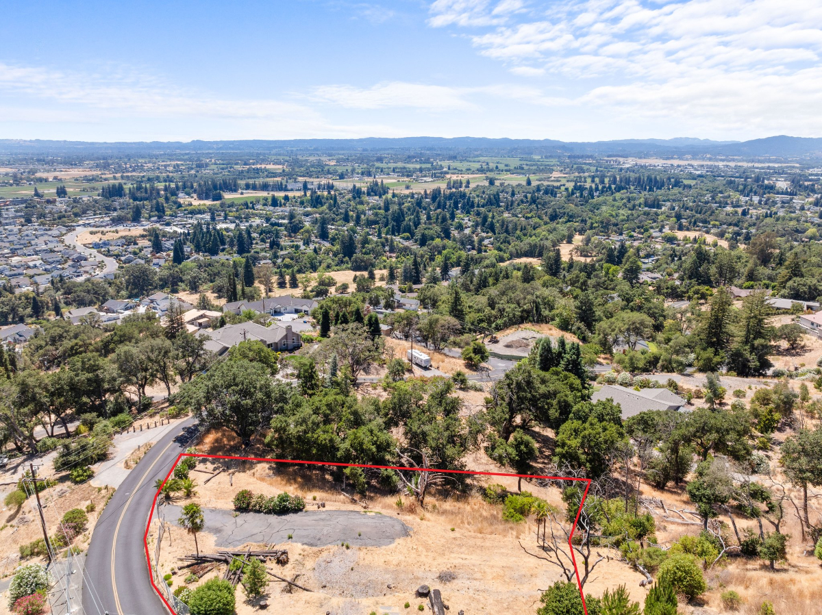 Lot Line - 1055 Wikiup Dr, Santa Rosa, CA 95403 - Digital Twinners-7