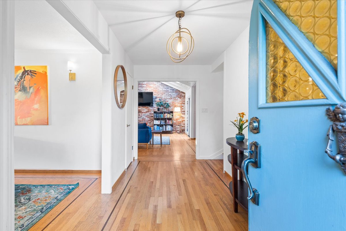 04-3333MiralomaDrSantaRosaCA95404DigitalTwinners04