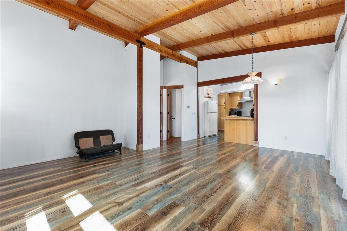 04-5262WikiupCtSantaRosaCA95403DigitalTwinners04