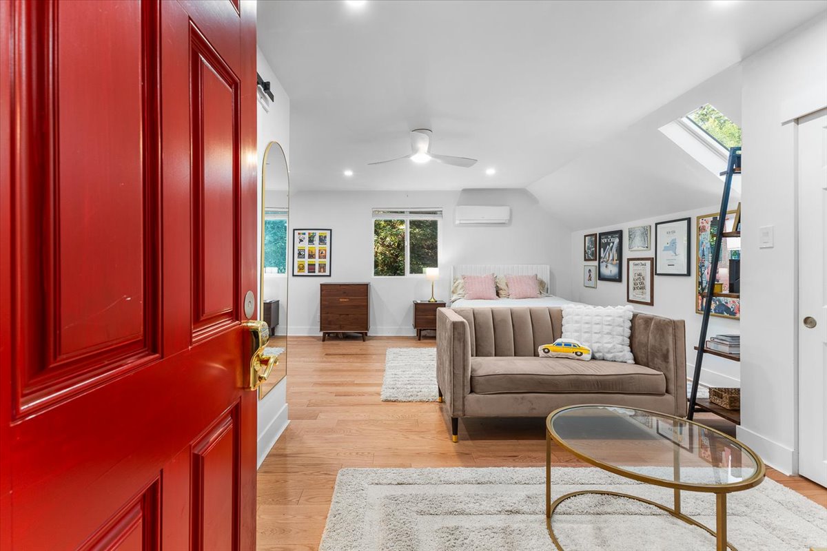 18-3333MiralomaDrSantaRosaCA95404DigitalTwinners18