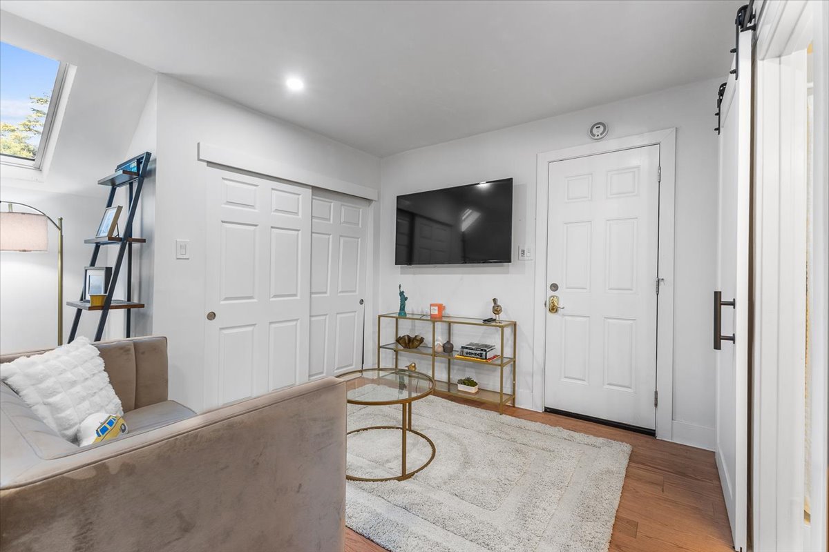 20-3333MiralomaDrSantaRosaCA95404DigitalTwinners20