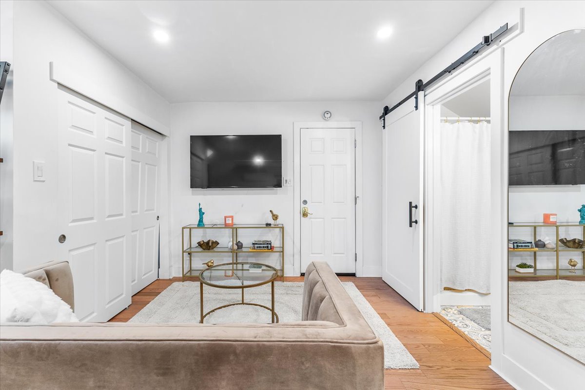 21-3333MiralomaDrSantaRosaCA95404DigitalTwinners21