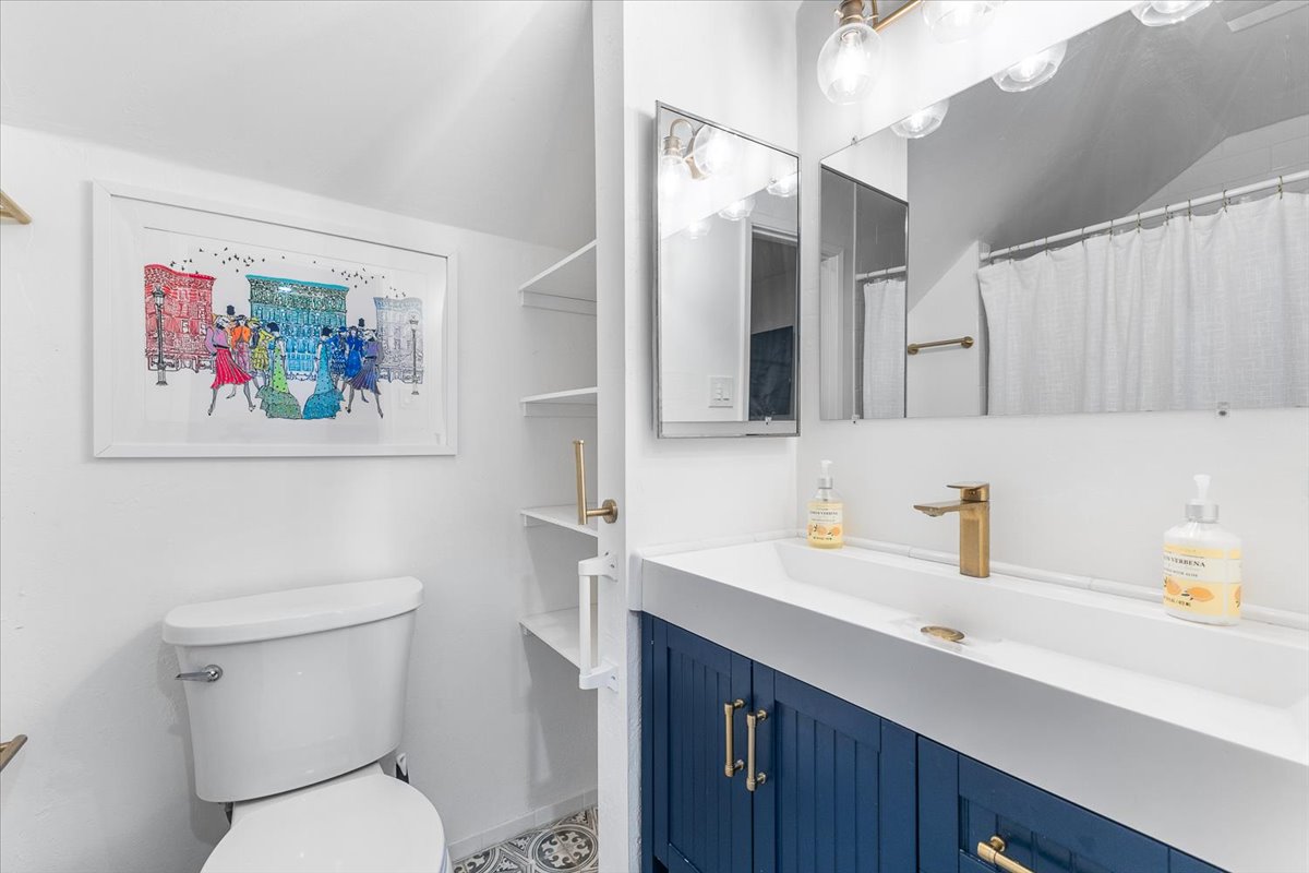 26-3333MiralomaDrSantaRosaCA95404DigitalTwinners26