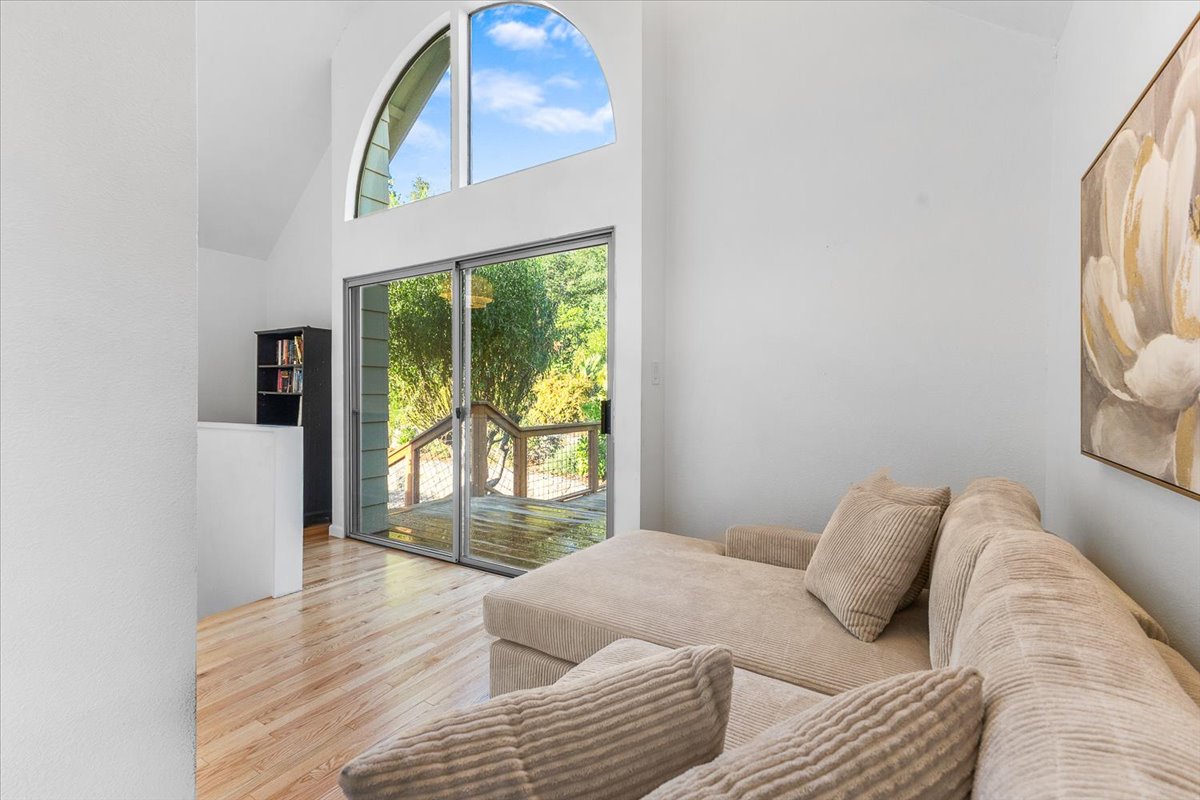 31-3333MiralomaDrSantaRosaCA95404DigitalTwinners31