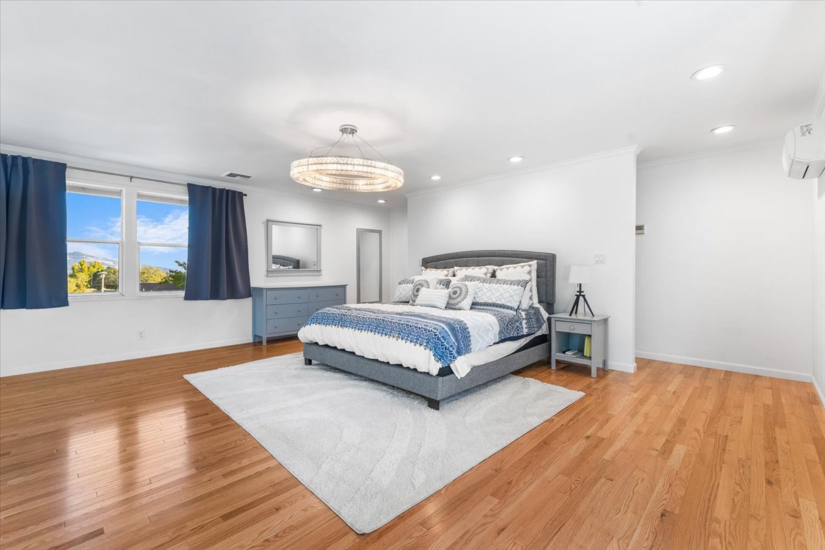 33-3333MiralomaDrSantaRosaCA95404DigitalTwinners33