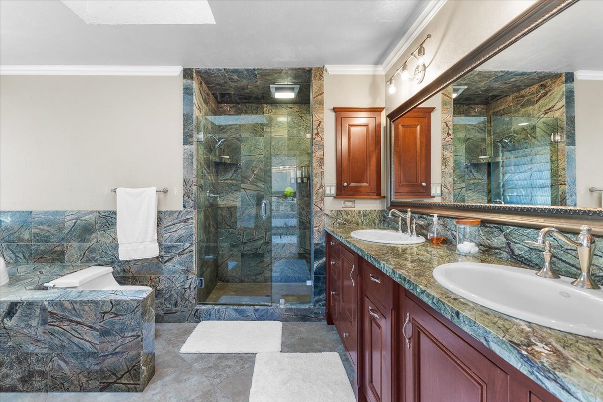 35-3333MiralomaDrSantaRosaCA95404DigitalTwinners35