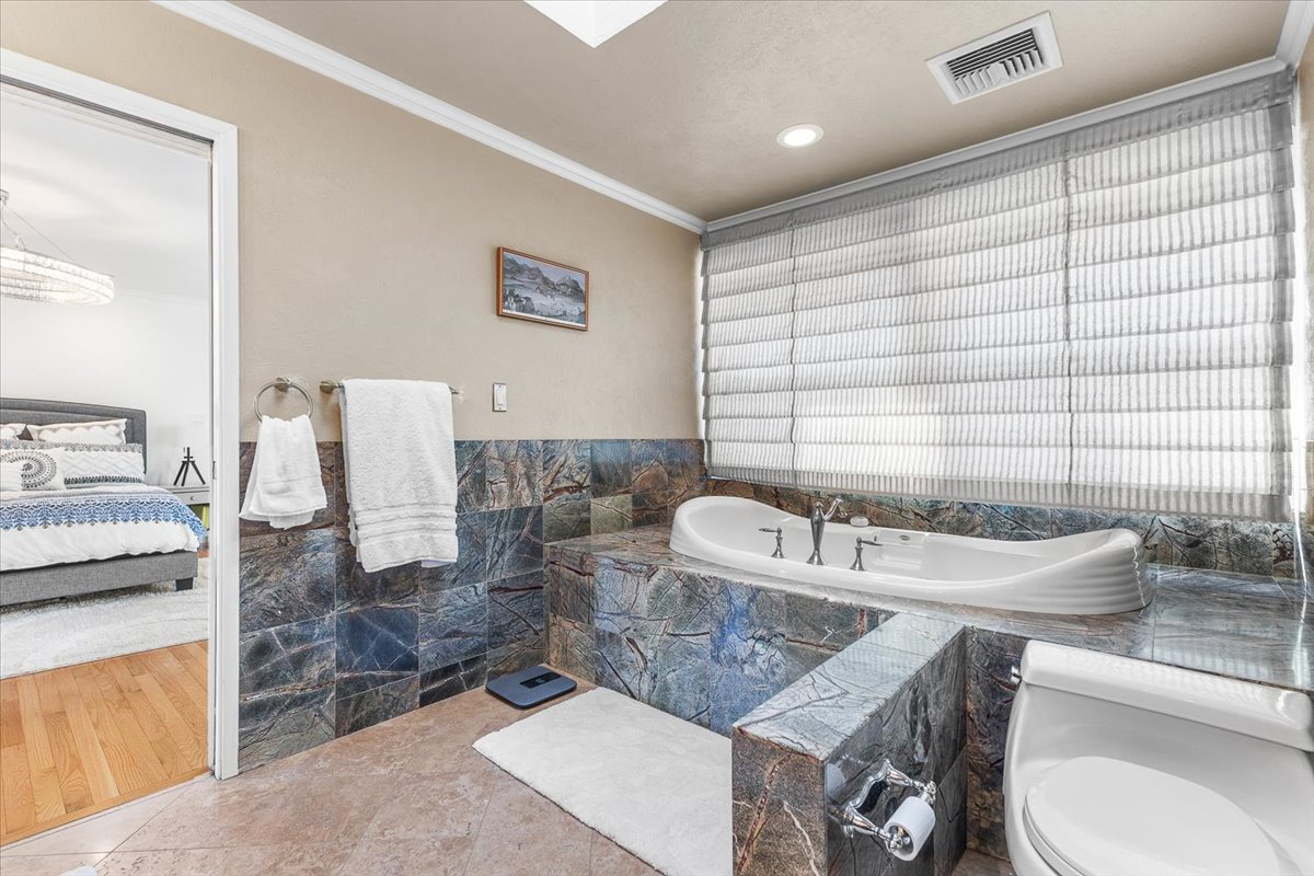 36-3333MiralomaDrSantaRosaCA95404DigitalTwinners36