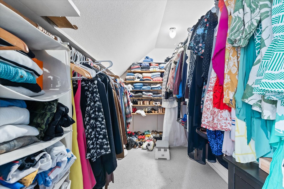 39-3333MiralomaDrSantaRosaCA95404DigitalTwinners39