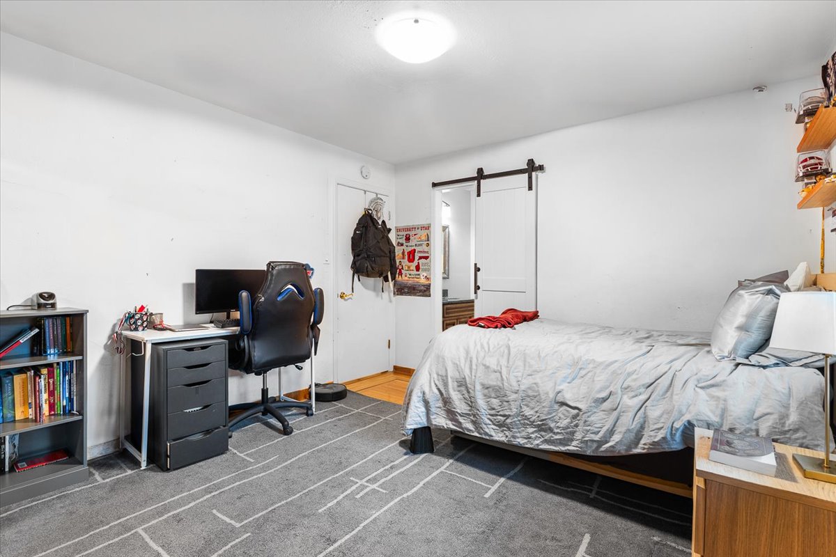 42-3333MiralomaDrSantaRosaCA95404DigitalTwinners42