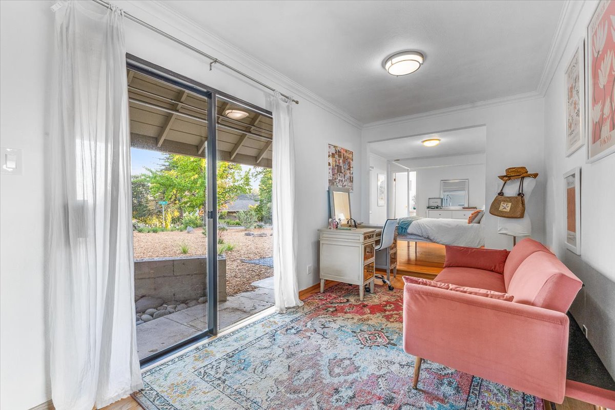 49-3333MiralomaDrSantaRosaCA95404DigitalTwinners49