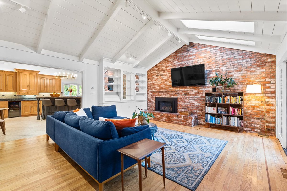 50-3333MiralomaDrSantaRosaCA95404DigitalTwinners50