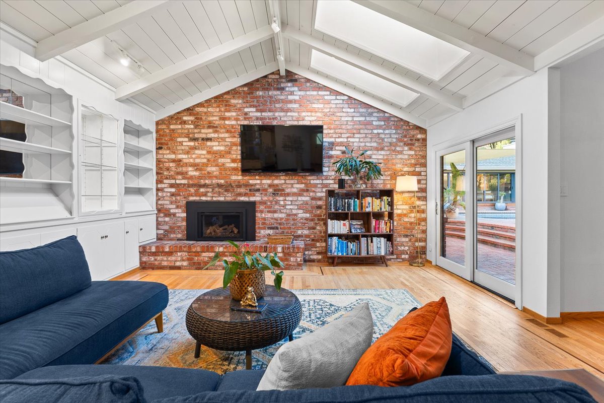 52-3333MiralomaDrSantaRosaCA95404DigitalTwinners52