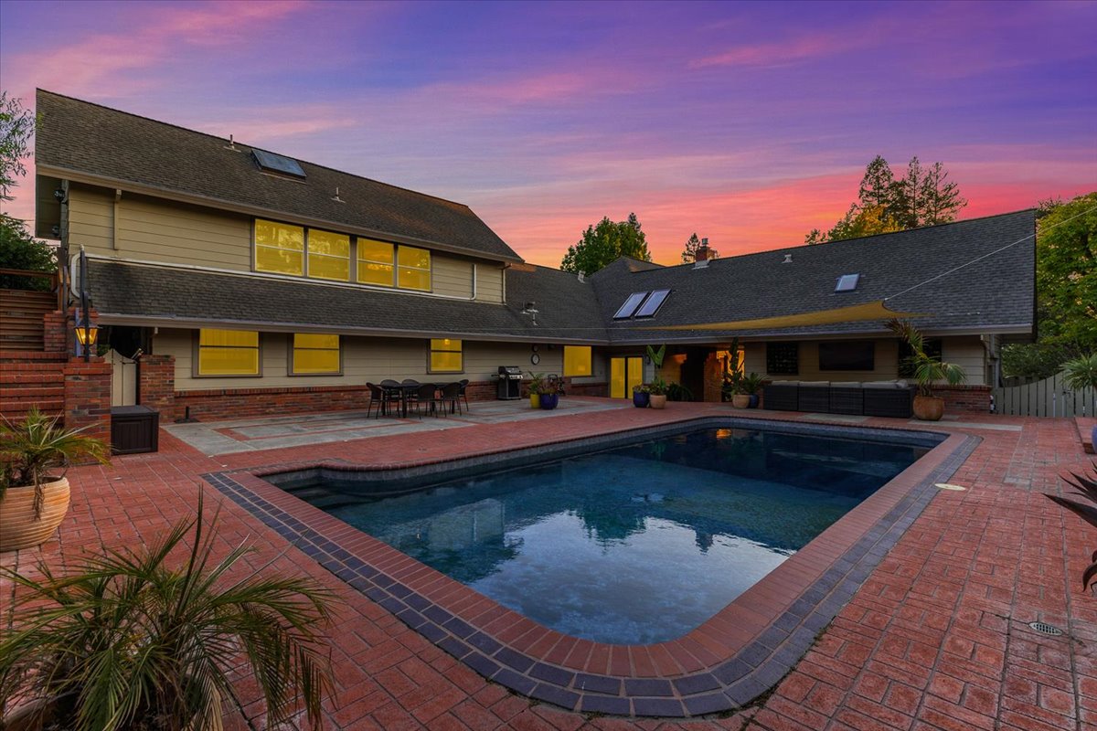 67-3333MiralomaDrSantaRosaCA95404DigitalTwinners67