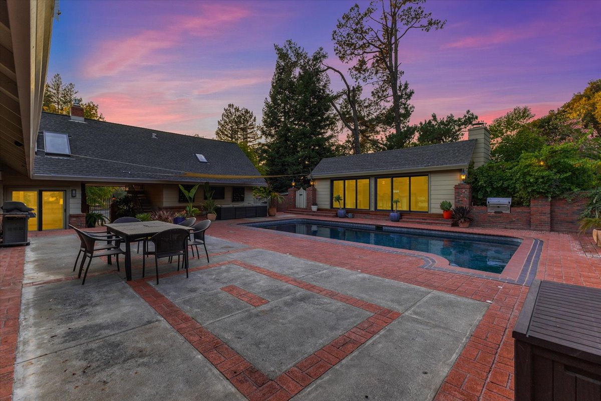 68-3333MiralomaDrSantaRosaCA95404DigitalTwinners68