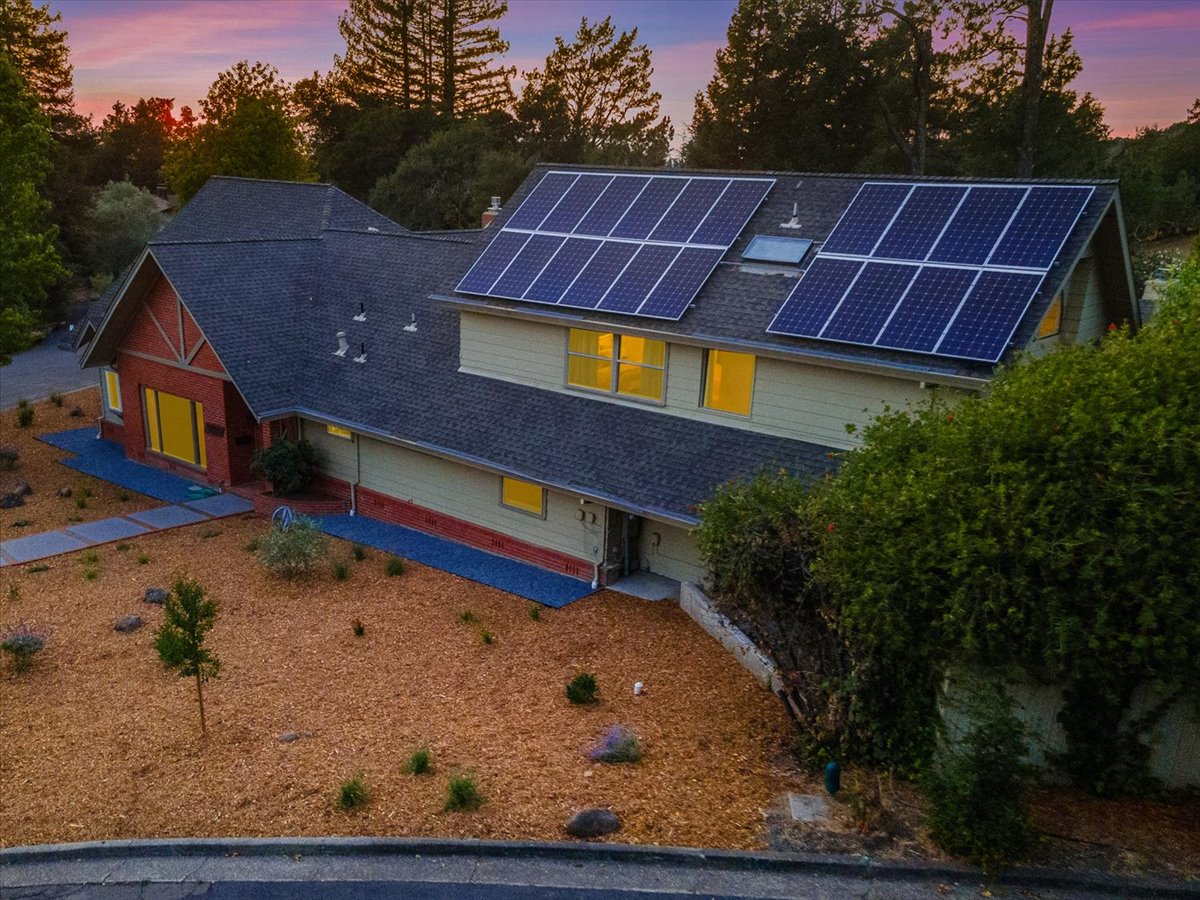 72-3333MiralomaDrSantaRosaCA95404DigitalTwinners72