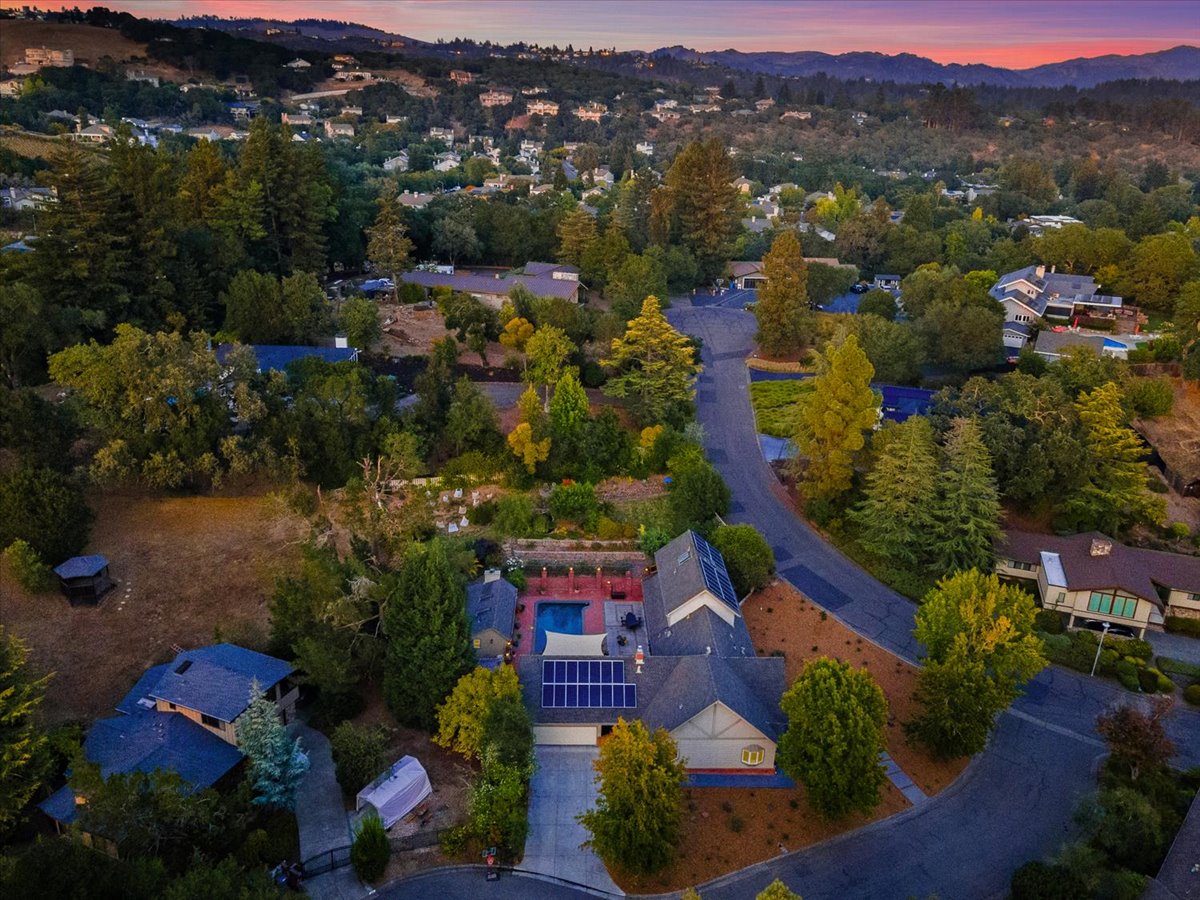 74-3333MiralomaDrSantaRosaCA95404DigitalTwinners74