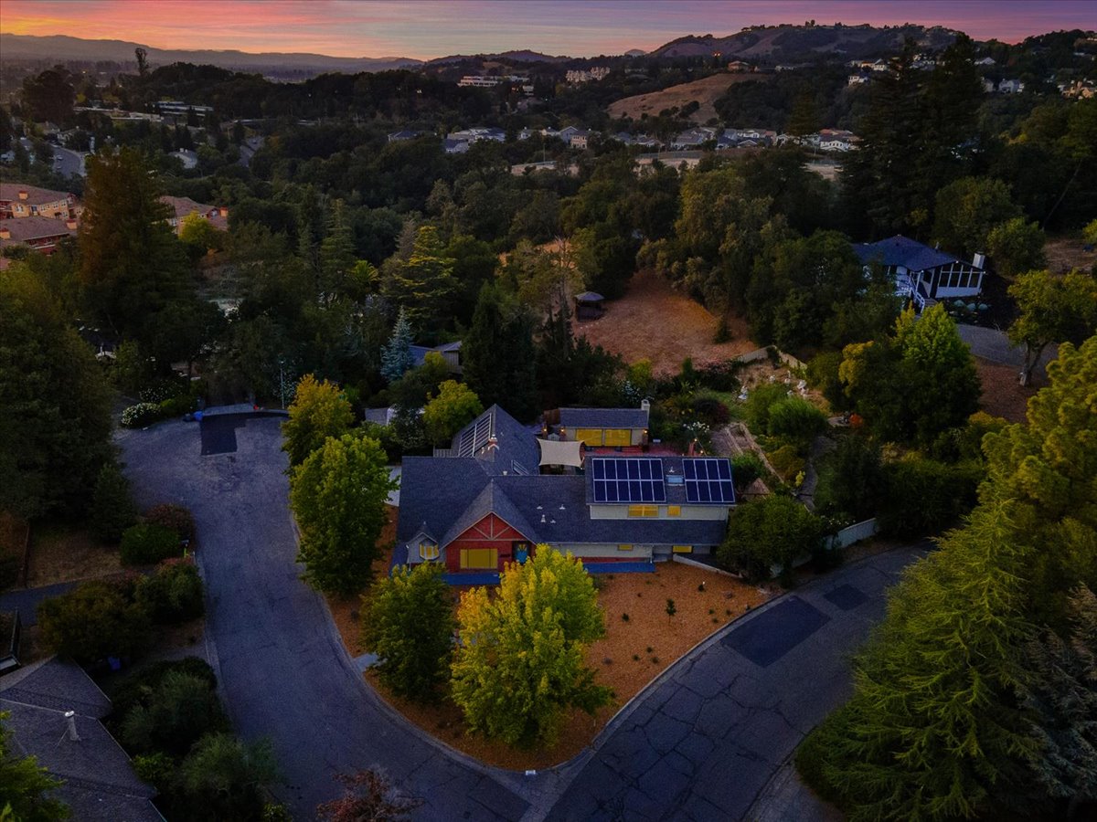 76-3333MiralomaDrSantaRosaCA95404DigitalTwinners76