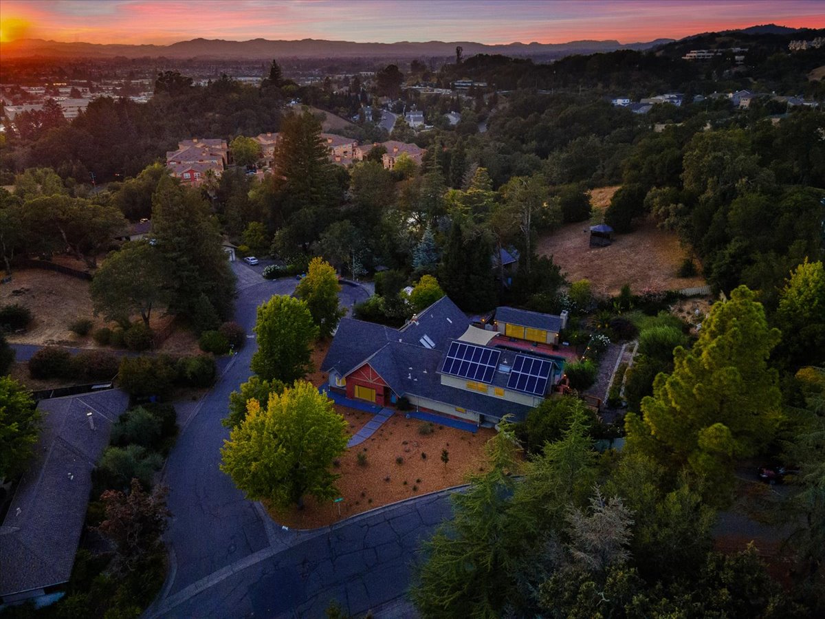 77-3333MiralomaDrSantaRosaCA95404DigitalTwinners77