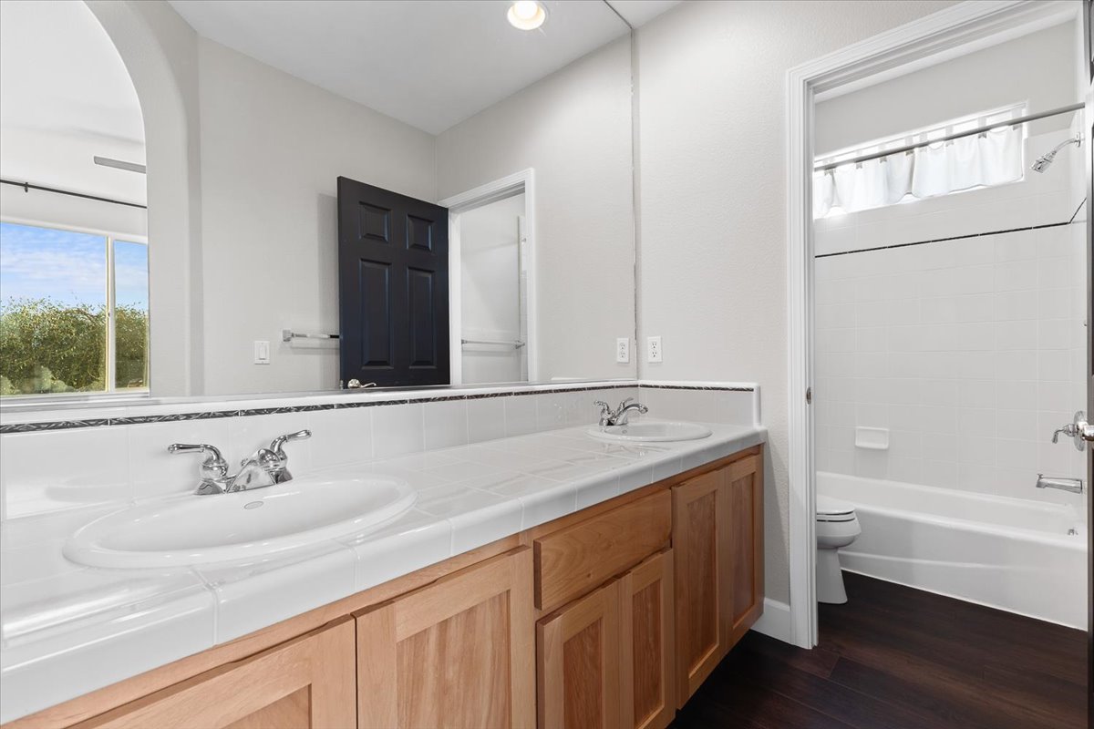 38-5866SailingHawkAveSantaRosaCA95409DigitalTwinners38