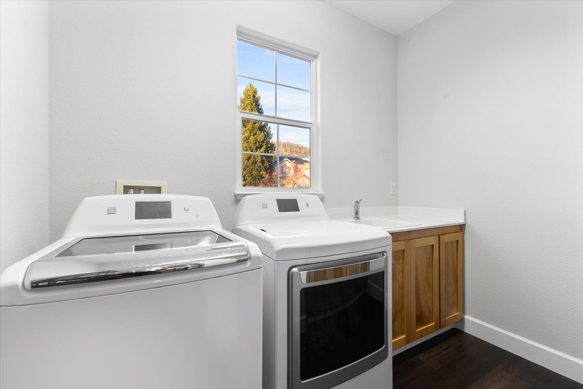 55-5866SailingHawkAveSantaRosaCA95409DigitalTwinners55