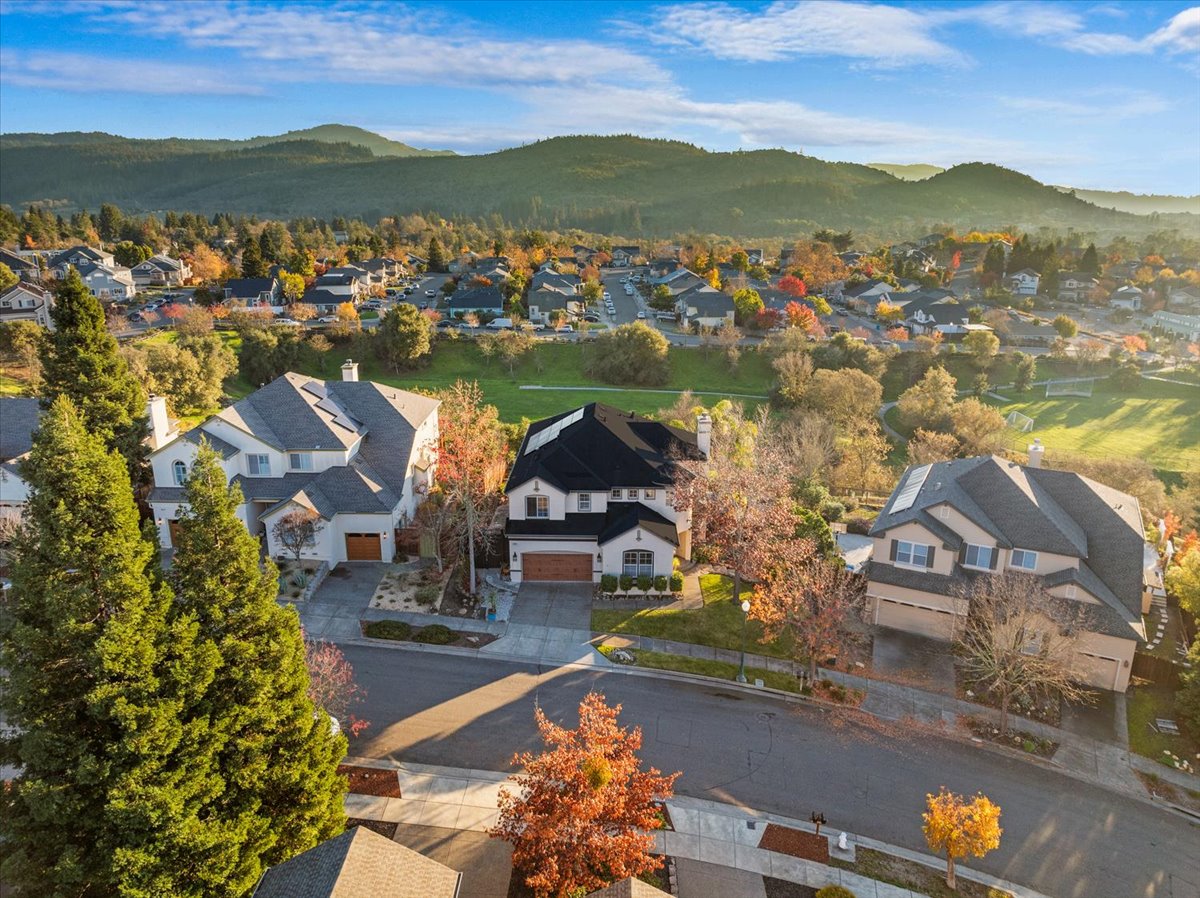 72-5866SailingHawkAveSantaRosaCA95409DigitalTwinners72