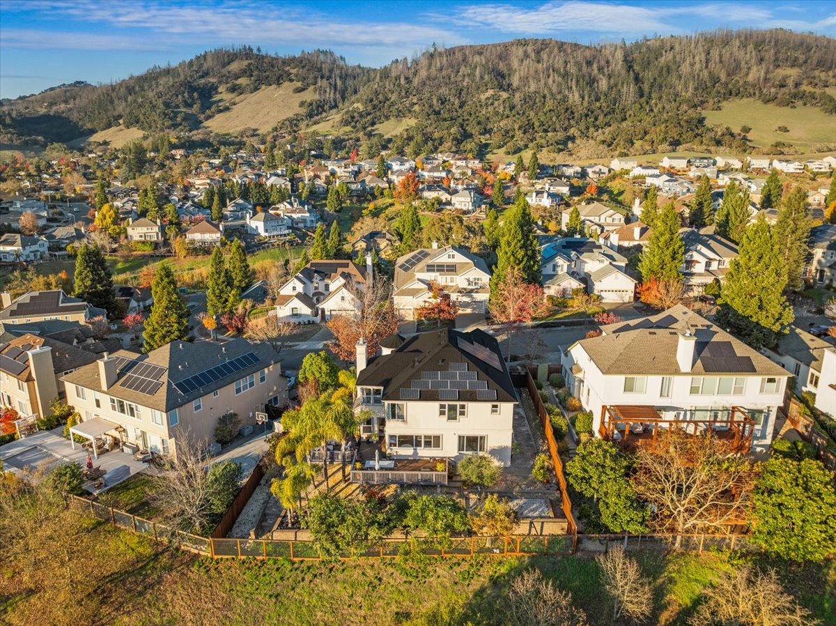 76-5866SailingHawkAveSantaRosaCA95409DigitalTwinners76