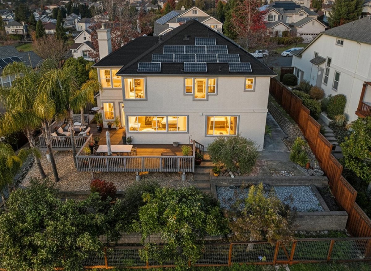 88-5866SailingHawkAveSantaRosaCA95409DigitalTwinners88